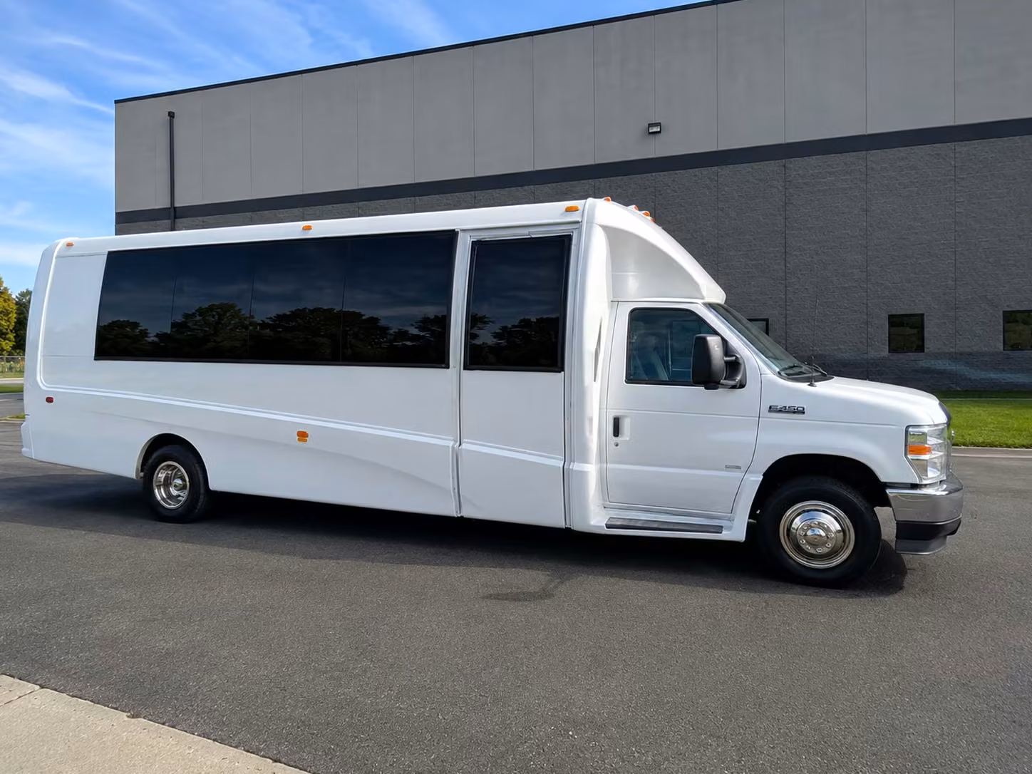 fremont 18 passenger minibus rental
